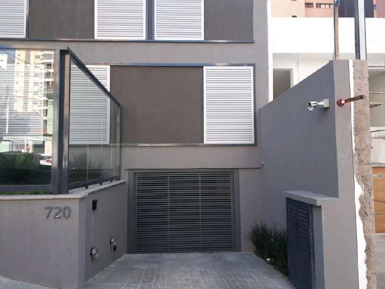 Apartamento com 2 Quartos à Venda, 75 m² por R$ 745.000