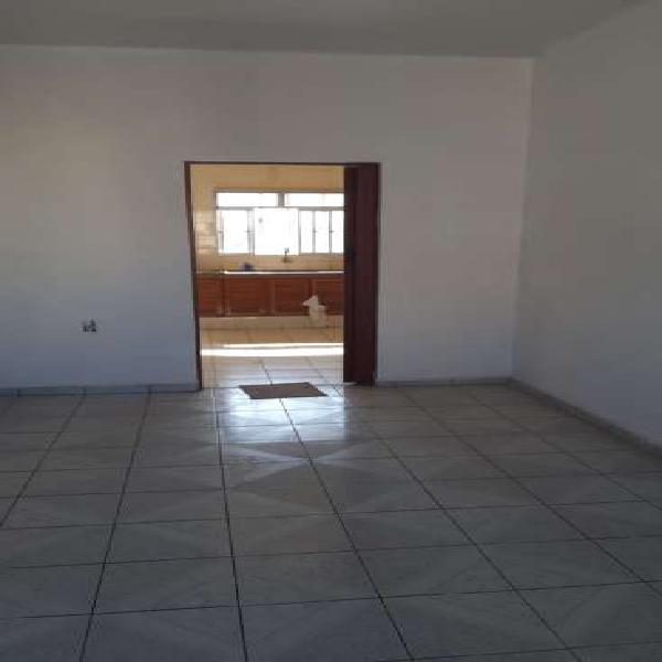 Apartamento com 2 Quartos à Venda, 80 m² por R$ 350.000