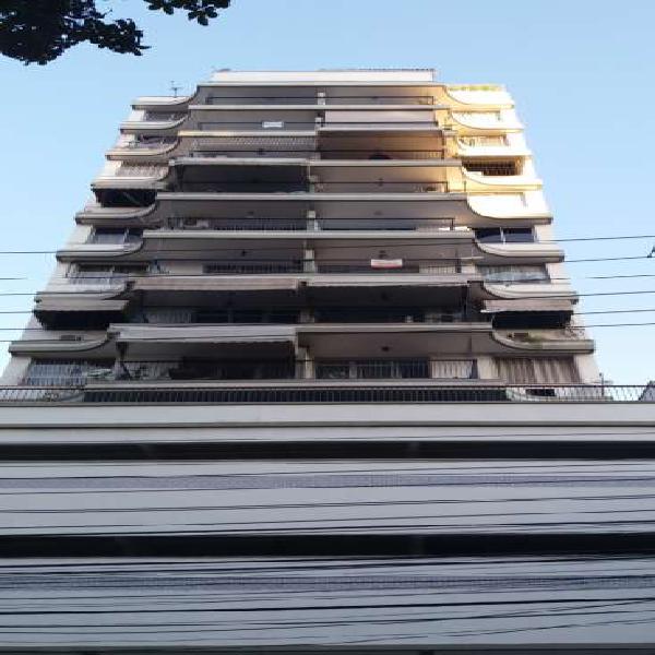 Apartamento com 2 Quartos à Venda, 92 m² por R$ 440.000
