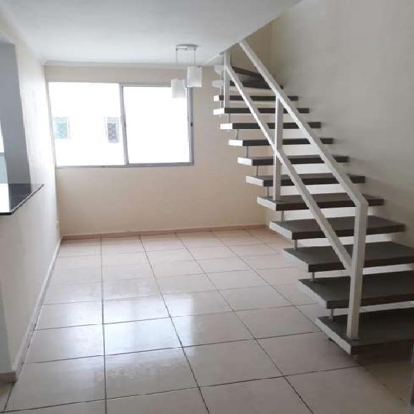 Apartamento com 2 Quartos à Venda, 94 m² por R$ 295.000