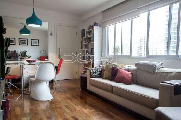 Apartamento com 2 Quartos à Venda, 97 m² por R$ 950.000