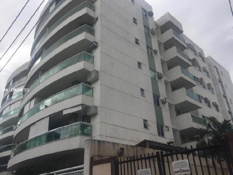 Apartamento com 2 Quartos para Alugar, 68 m² por R$