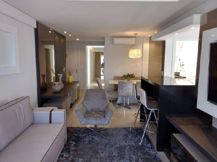 Apartamento com 3 Quartos à Venda, 100 m² por R$ 980.000