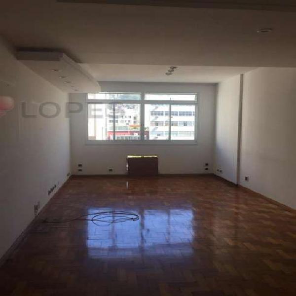 Apartamento com 3 Quartos à Venda, 111 m² por R$ 1.290.000
