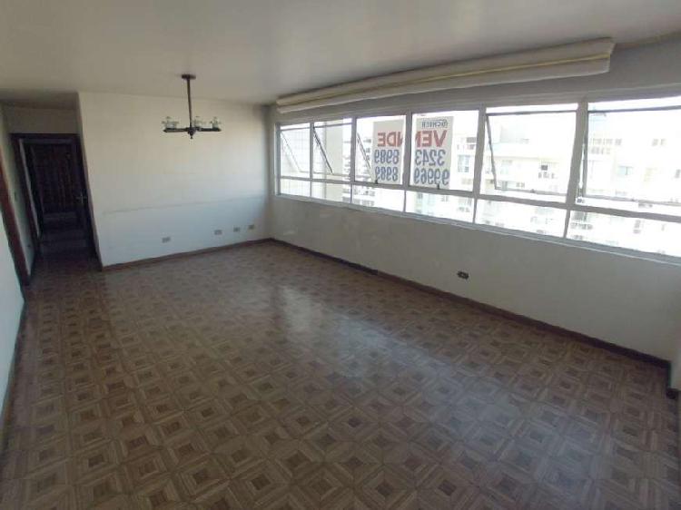 Apartamento com 3 Quartos à Venda, 116 m² por R$ 395.000