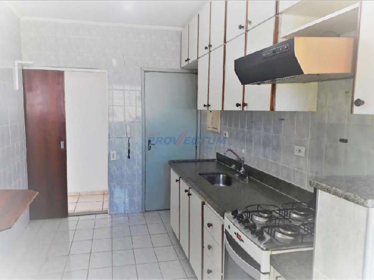 Apartamento com 3 Quartos à Venda, 117 m² por R$ 480.000