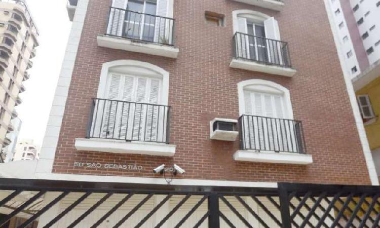 Apartamento com 3 Quartos à Venda, 132 m² por R$ 490.000