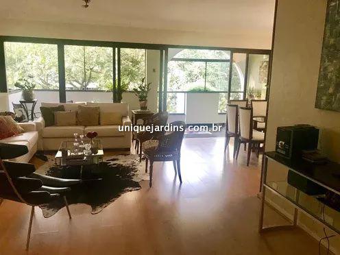 Apartamento com 3 Quartos à Venda, 147 m² por R$ 1.748.000