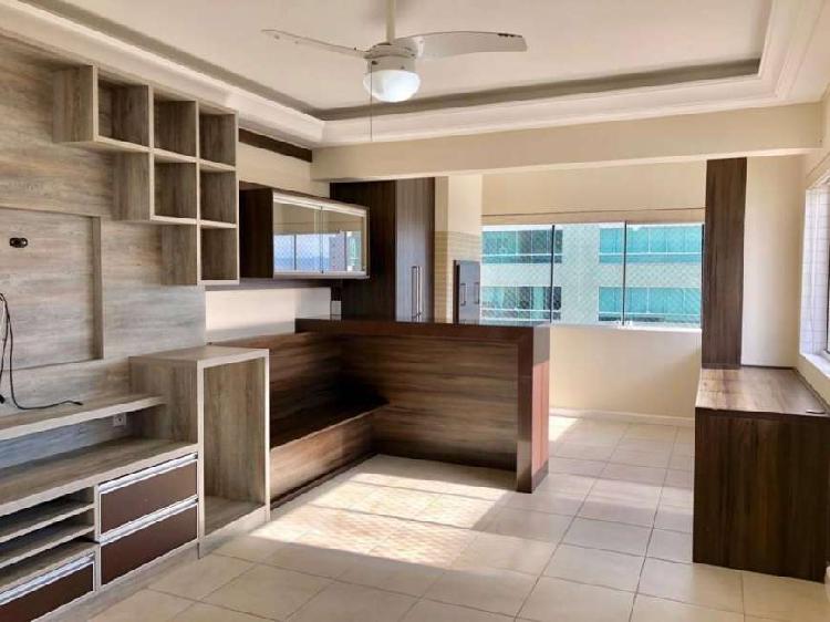 Apartamento com 3 Quartos à Venda, 154 m² por R$ 610.000
