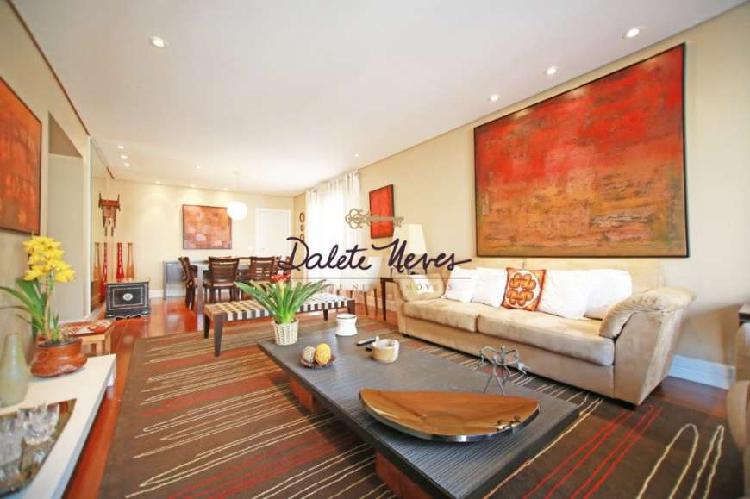 Apartamento com 3 Quartos à Venda, 192 m² por R$ 2.016.000