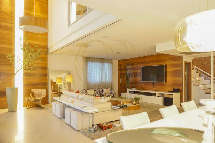 Apartamento com 3 Quartos à Venda, 222 m² por R$ 2.500.000