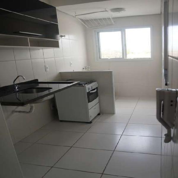 Apartamento com 3 Quartos à Venda, 66 m² por R$ 320.000