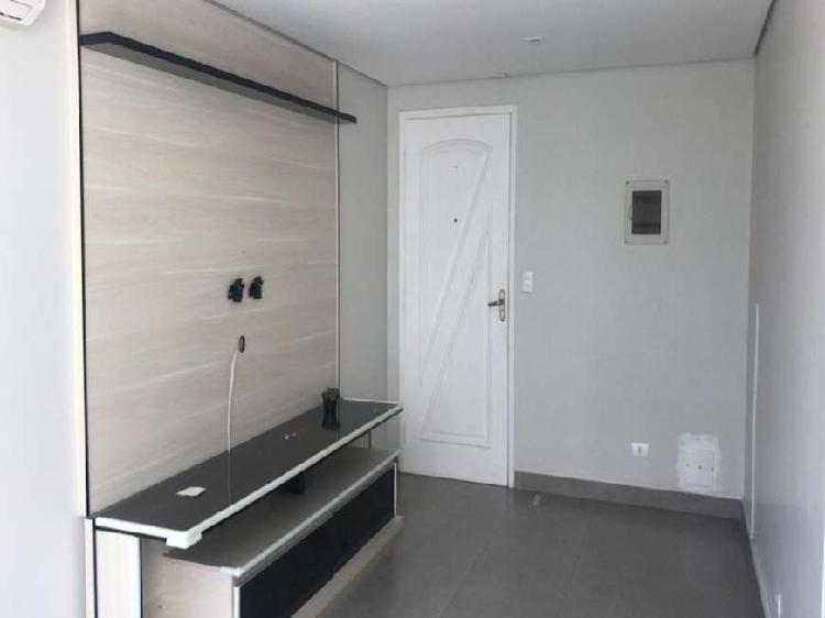 Apartamento com 3 Quartos à Venda, 70 m² por R$ 360.000