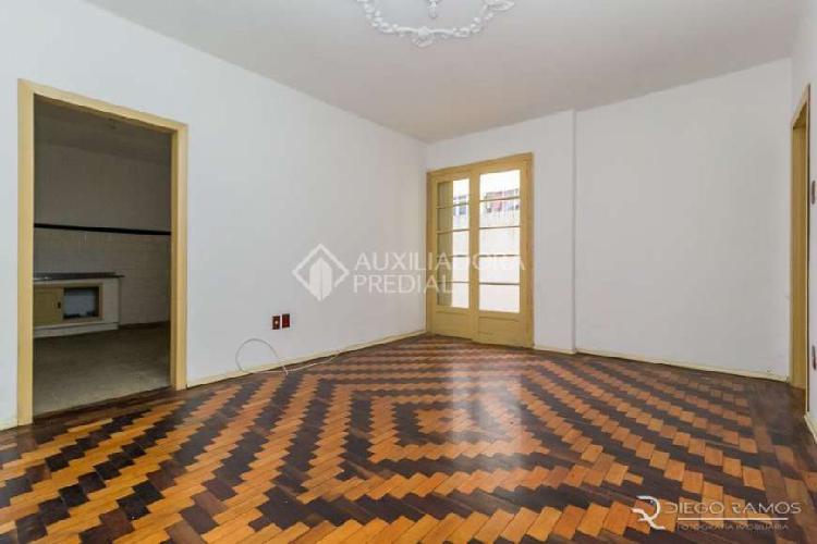 Apartamento com 3 Quartos à Venda, 77 m² por R$ 250.000