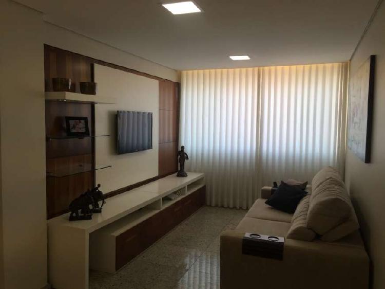 Apartamento com 3 Quartos à Venda, 79 m² por R$ 425.000