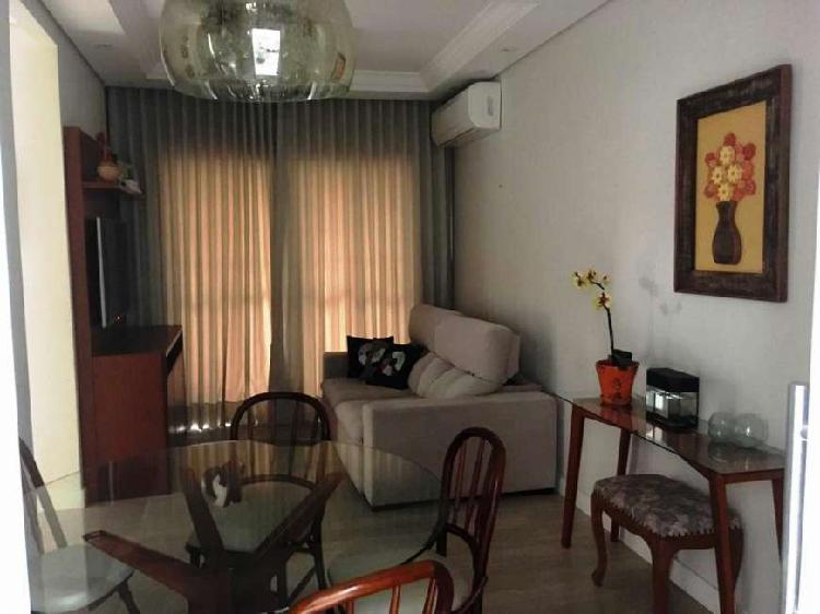 Apartamento com 3 Quartos à Venda, 79 m² por R$ 480.000