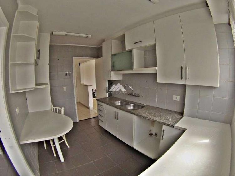 Apartamento com 3 Quartos à Venda, 81 m² por R$ 357.000