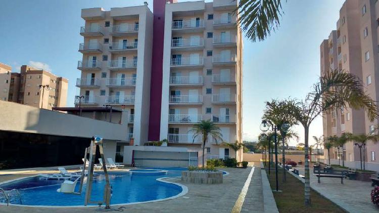 Apartamento com 3 Quartos à Venda, 86 m² por R$ 370.000