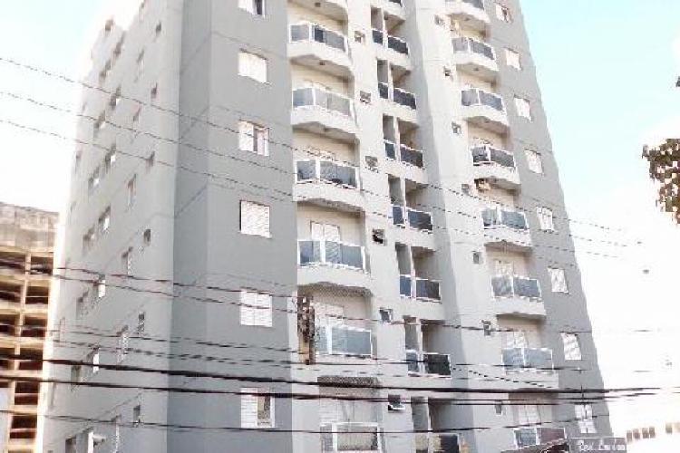 Apartamento com 3 Quartos à Venda, 86 m² por R$ 450.000
