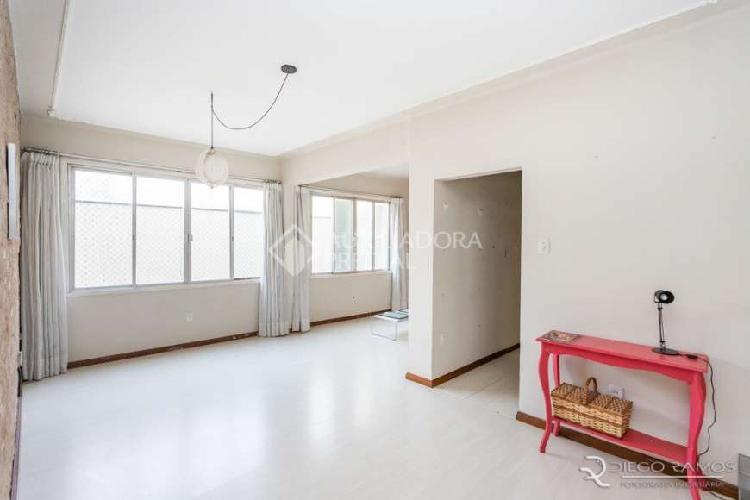 Apartamento com 3 Quartos à Venda, 87 m² por R$ 370.000