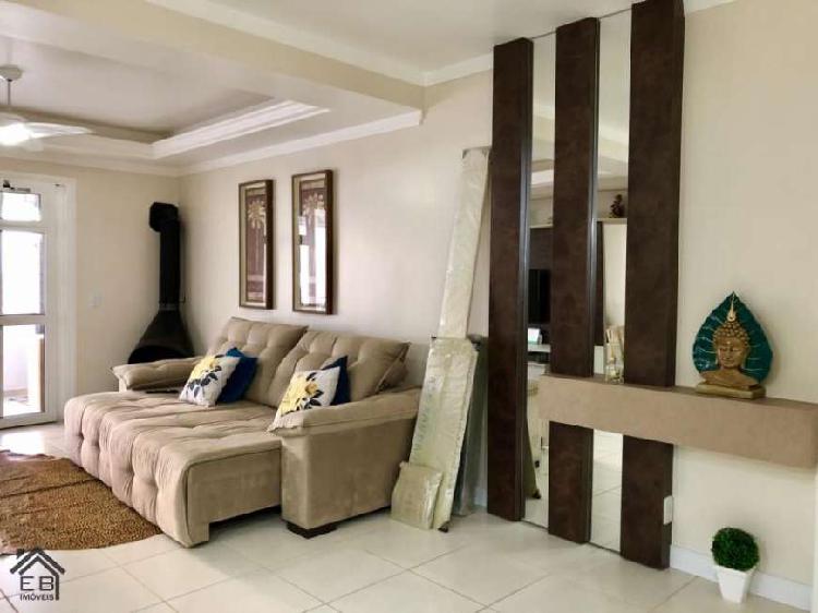 Apartamento com 3 Quartos à Venda, 94 m² por R$ 550.000