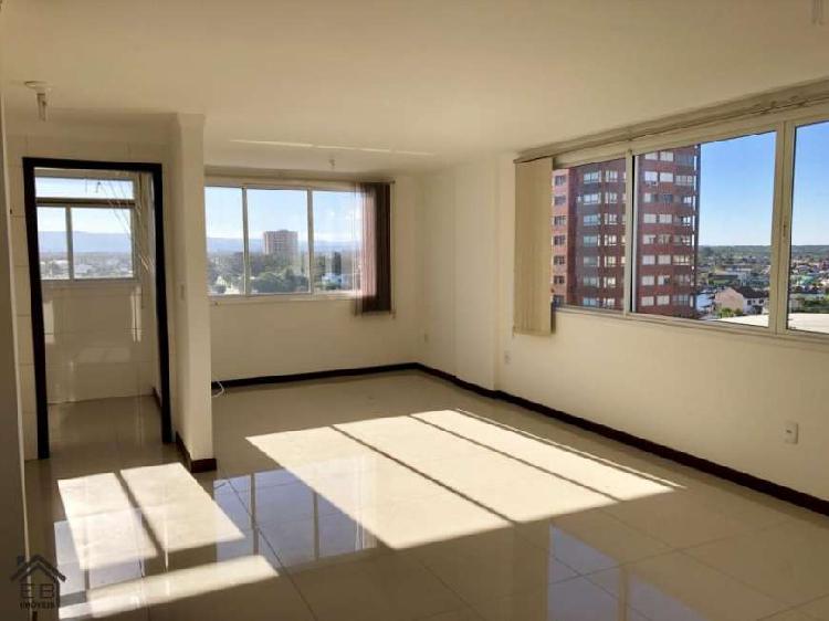 Apartamento com 3 Quartos à Venda, 95 m² por R$ 500.000