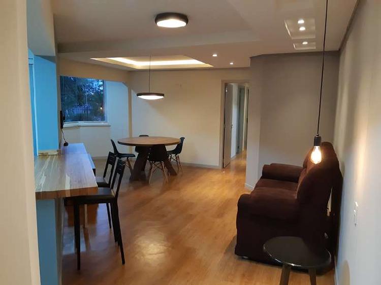 Apartamento com 3 Quartos à Venda, 96 m² por R$ 500.000