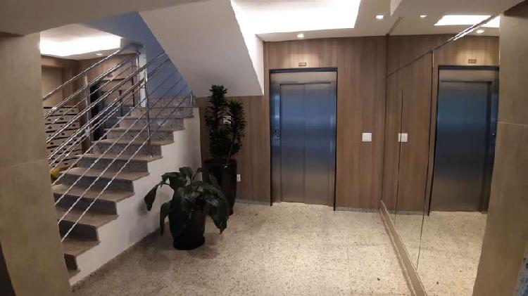 Apartamento com 3 Quartos à Venda, 97 m² por R$ 750.000