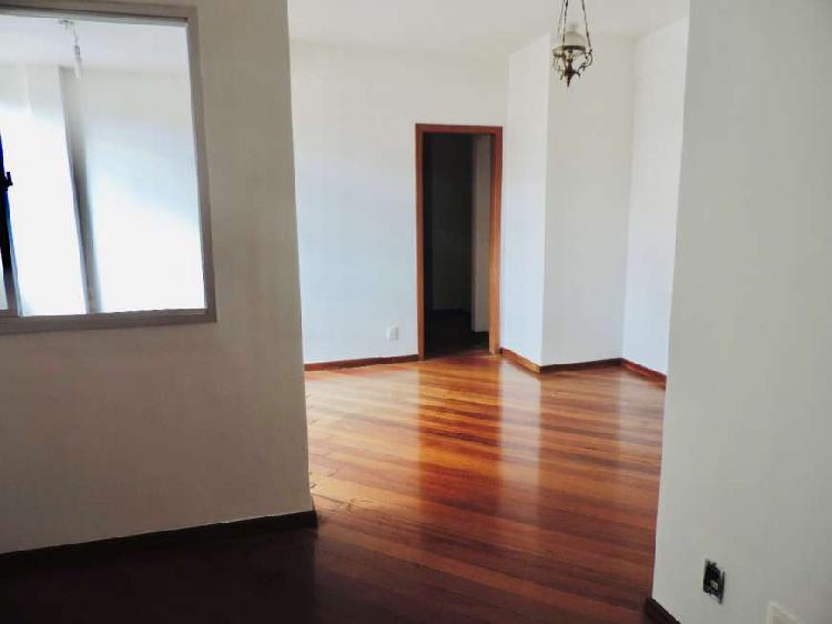 Apartamento com 3 Quartos à Venda, 99 m² por R$ 684.000