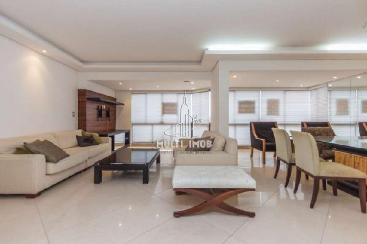 Apartamento com 3 Quartos para Alugar, 139 m² por R$
