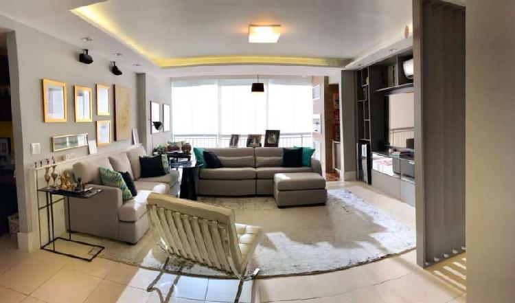 Apartamento com 3 Quartos para Alugar, 143 m² por R$