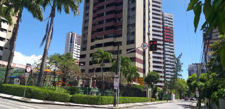 Apartamento com 3 Quartos para Alugar, 150 m² por R$