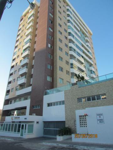 Apartamento com 3 Quartos para Alugar, 99 m² por R$