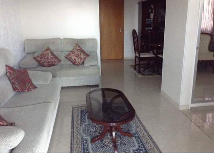 Apartamento com 4 Quartos à Venda, 130 m² por R$ 630.000
