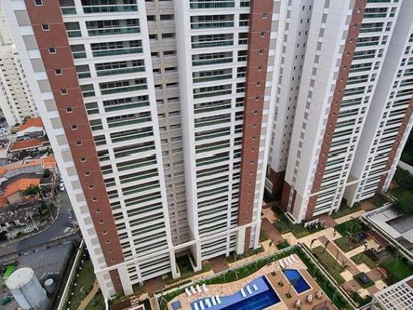 Apartamento com 4 Quartos à Venda, 168 m² por R$ 900.000