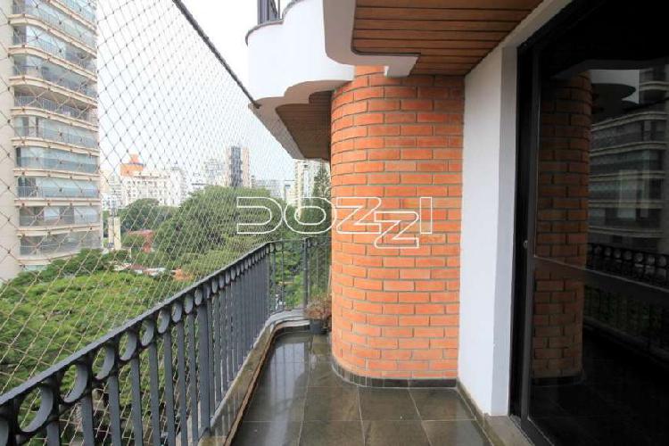 Apartamento com 4 Quartos à Venda, 220 m² por R$ 2.800.000