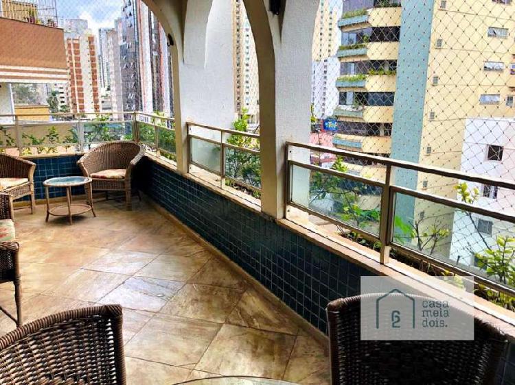 Apartamento com 4 Quartos à Venda, 300 m² por R$ 770.000