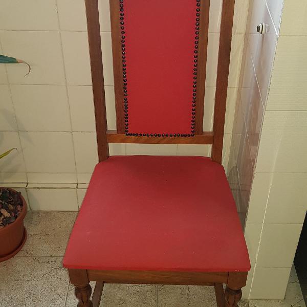 Cadeira de Madeira Maciça