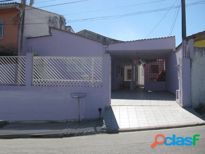 Casa Térrea, excelente localização!