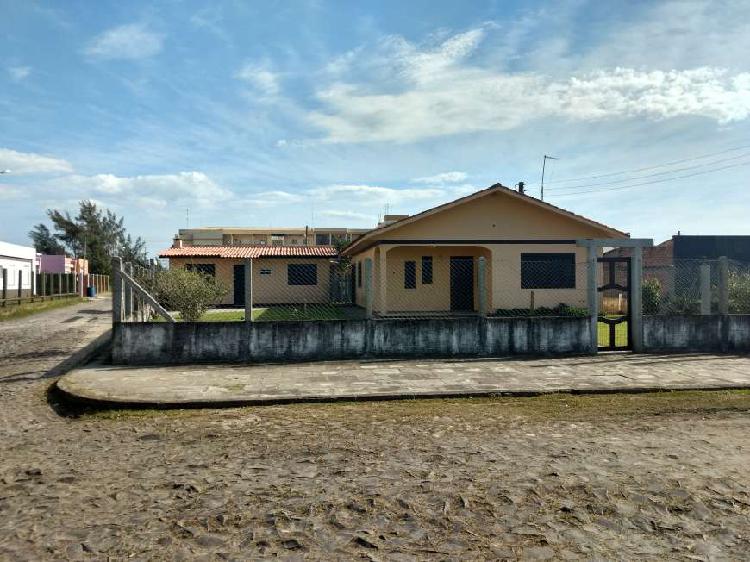 Casa com 2 Quartos à Venda, 90 m² por R$ 220.000 COD. 0007