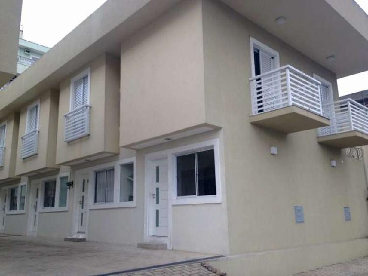 Casa com 2 Quartos para Alugar, 78 m² por R$ 1.600/Mês
