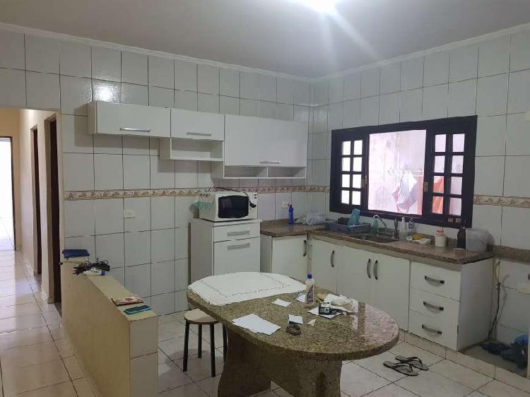 Casa com 2 Quartos para Alugar, 80 m² por R$ 1.300/Mês
