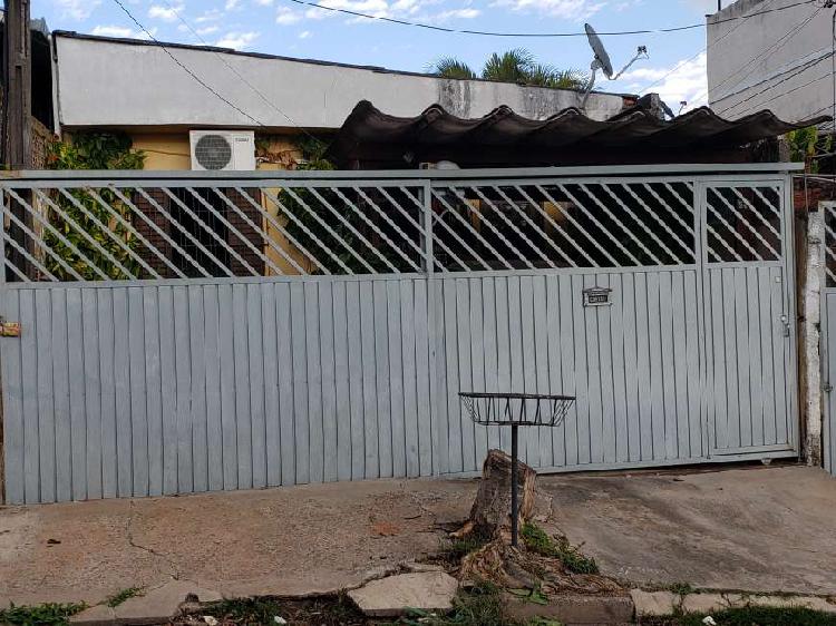 Casa com 2 Quartos para Alugar, 80 m² por R$ 1.450/Mês