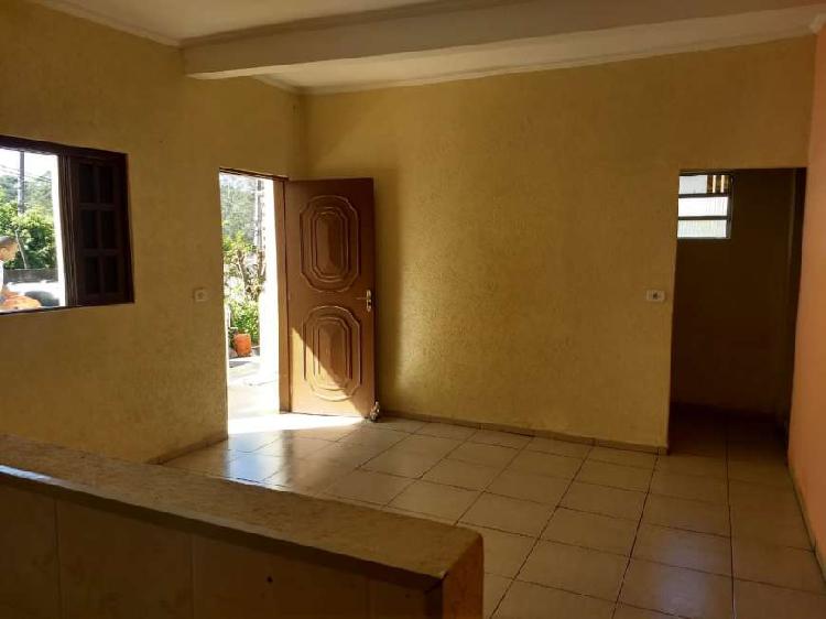 Casa com 2 Quartos para Alugar, 80 m² por R$ 900/Mês COD.