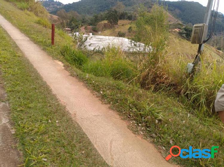 Casa com 2 dorms em PETROPOLIS - ITAIPAVA por 150 mil à