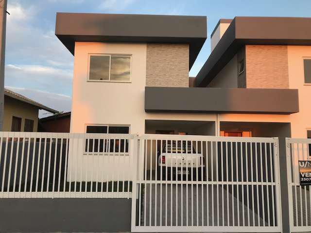 Casa com 3 Quartos à Venda, 128 m² por R$ 390.000 COD.