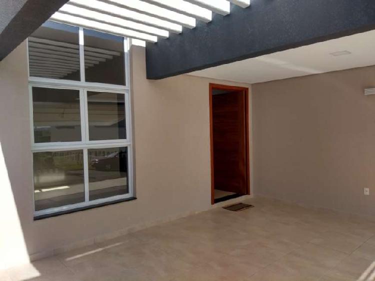 Casa com 3 Quartos à Venda, 130 m² por R$ 365.000 COD.
