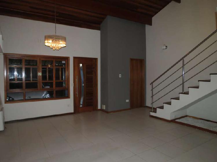 Casa com 3 Quartos à Venda, 150 m² por R$ 400.000 COD.