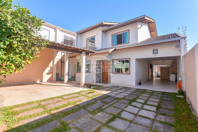 Casa com 3 Quartos à Venda, 179 m² por R$ 587.000 COD.