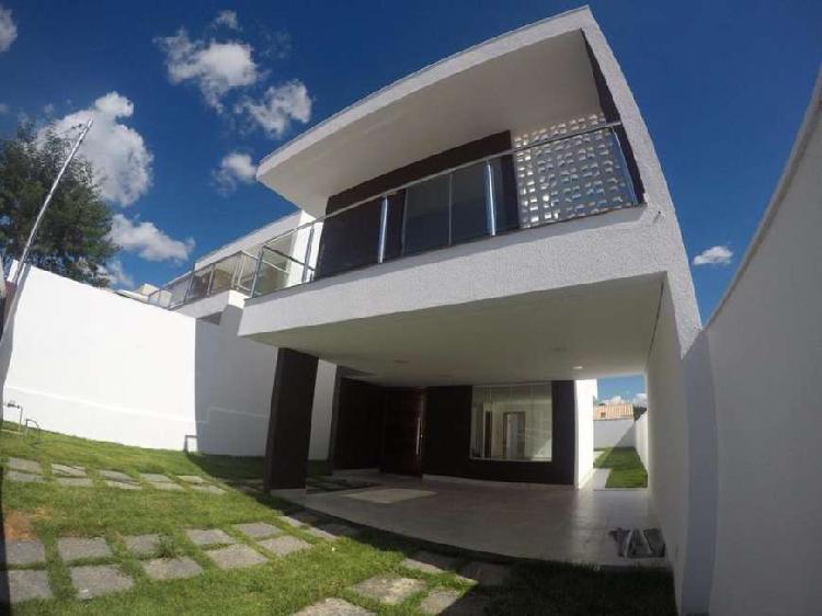 Casa com 3 Quartos à Venda, 194 m² por R$ 650.000 COD.